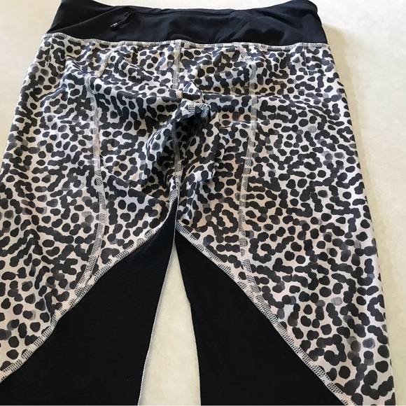 Lululemon leggings size 6 - Picture 12 of 12